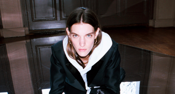 Charlotte Cardin renait de ses cendres