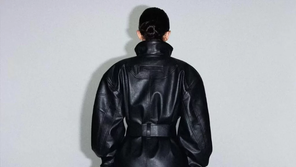 Après Kylie Skin, découvre les vêtements Khy !