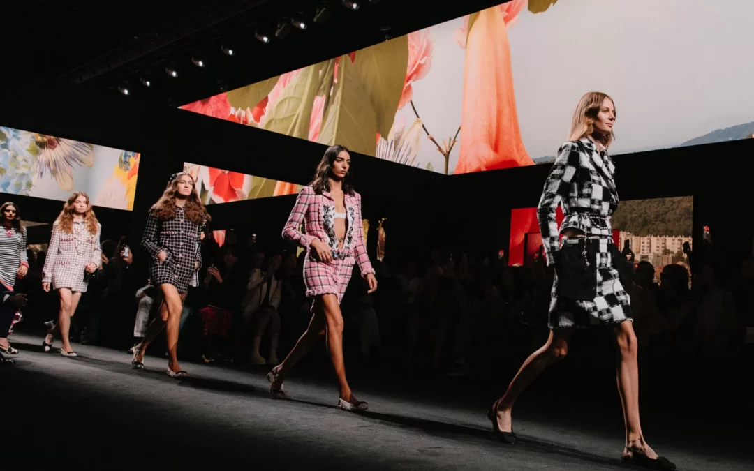 Chanel : Par où est la plage ?