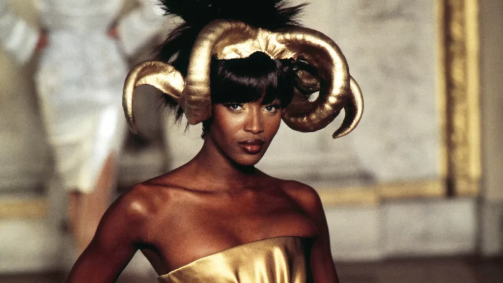 Givenchy Défilés, (re)découvre sept décennies de mode !