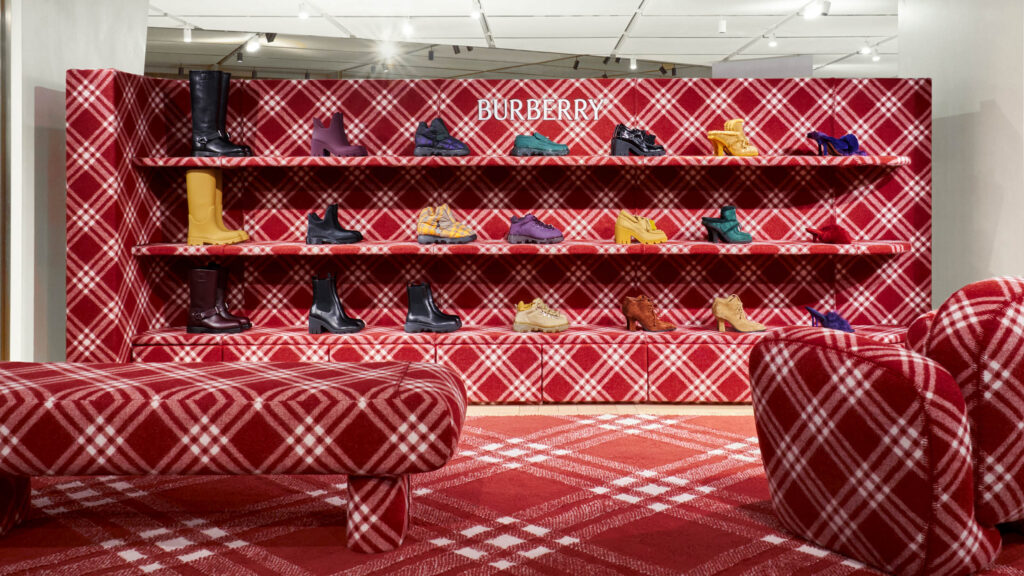 Burberry dévoile un pop-up aux Galeries Lafayette Haussmann !