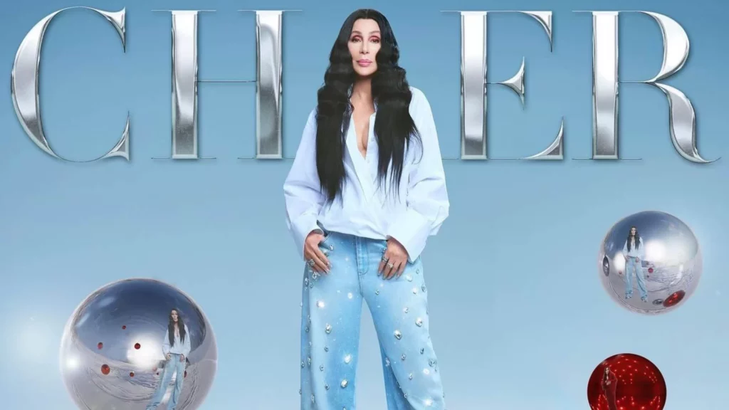 À 77 ans, Cher sort son premier album de Noël !