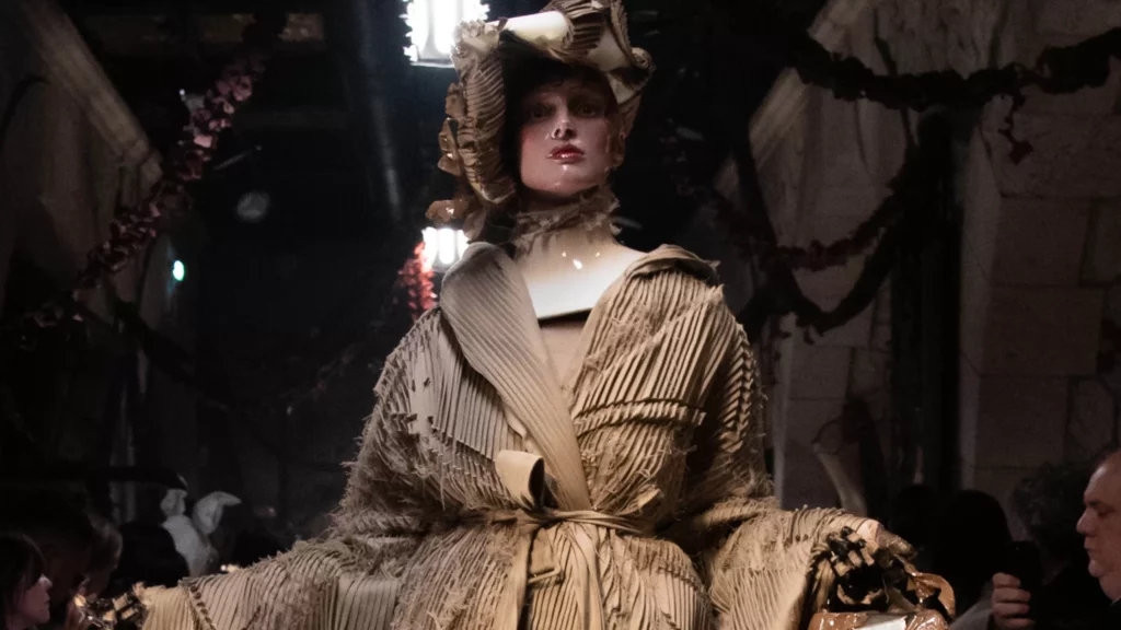 Maison Margiela: Une Odyssée Artisanale Sous la Pleine Lune