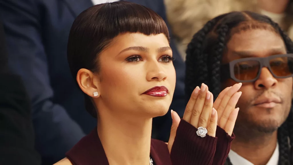 T’as la réf’ ? Mini-frange, la tendance capillaire qui ne manque pas de toupet !