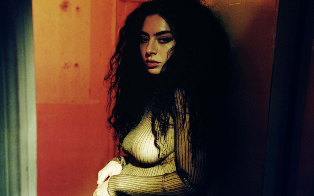 TOUT CE QUE TU DOIS SAVOIR SUR BRAT, LE NOUVEL ALBUM DE CHARLI XCX