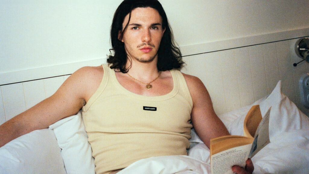 Petit Biscuit, grosse discipline