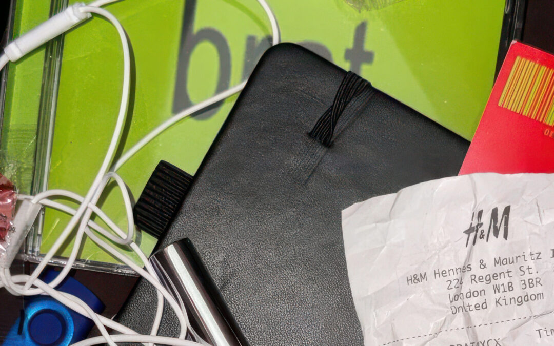 Charli XCX vient d&rsquo;atterrir aux portes de la London Fashion Week