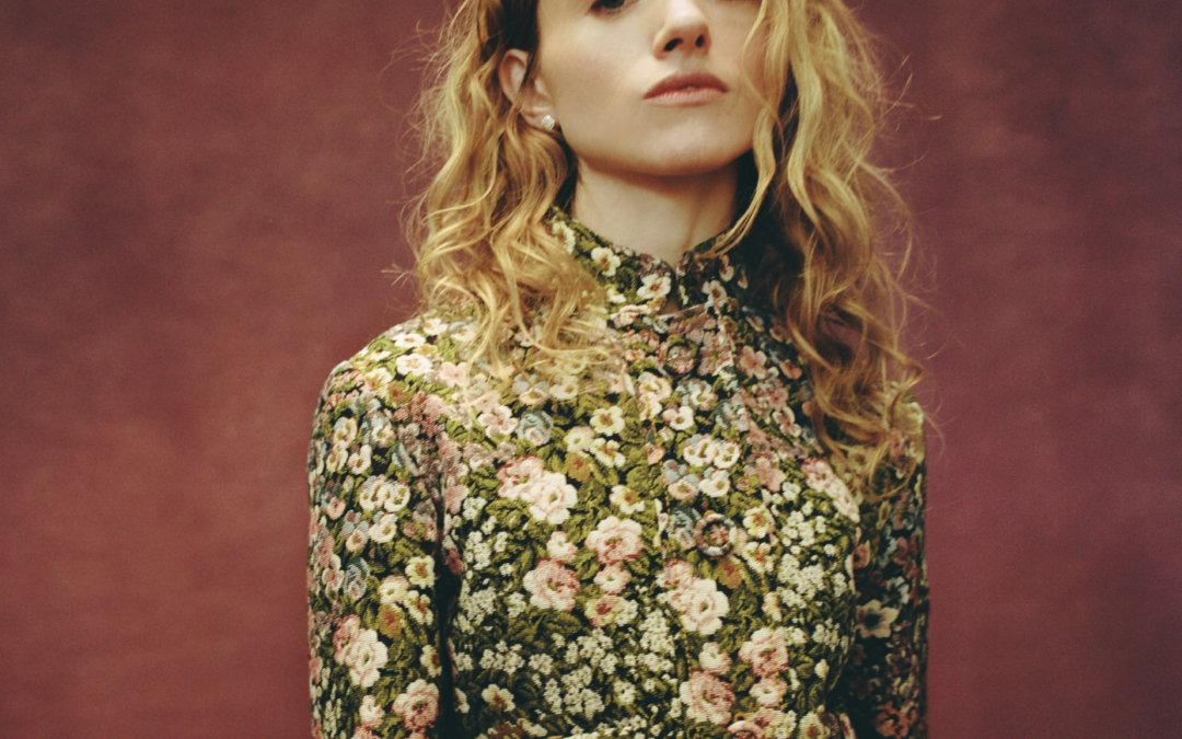 Le « New Normal » de Natalia Dyer, après Stranger Things