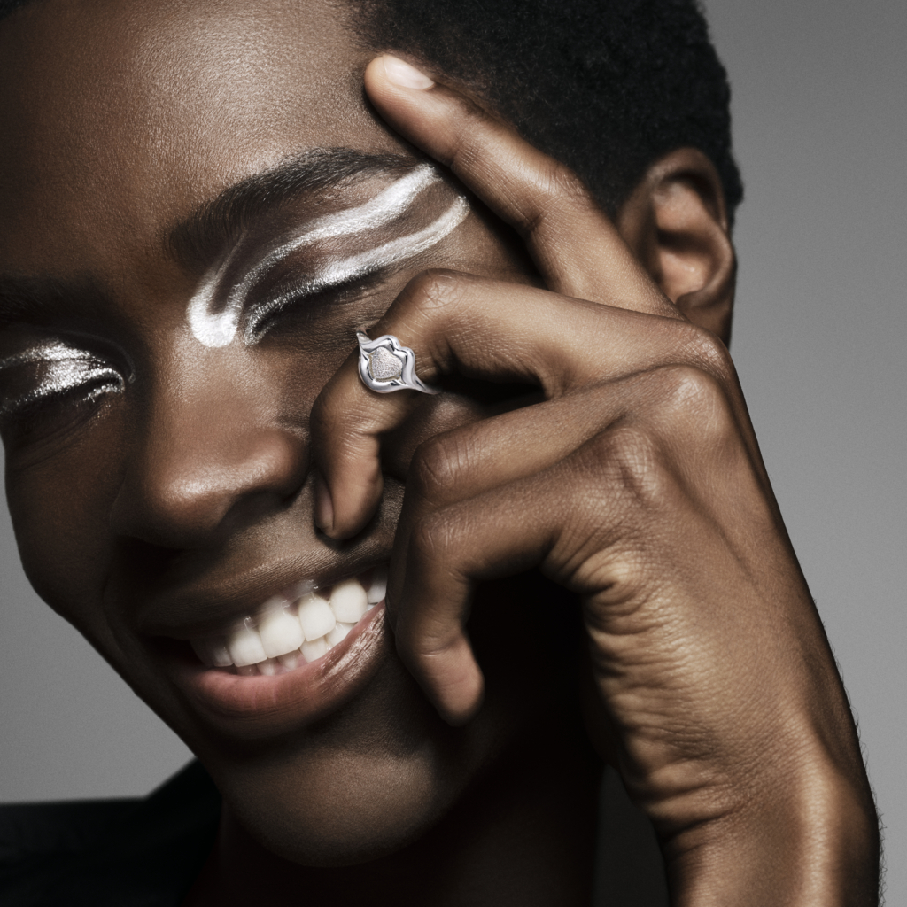 Pat McGrath x Pandora : quand le maquillage devient accessoire